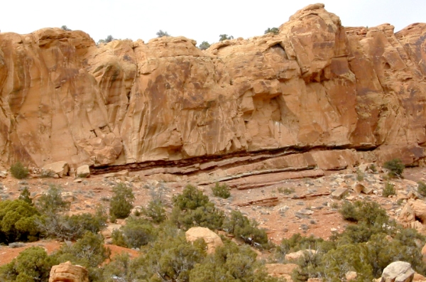 Triassic strata in Dinosaur National Monument, Utah (© 2009 clasticdetritus.com)